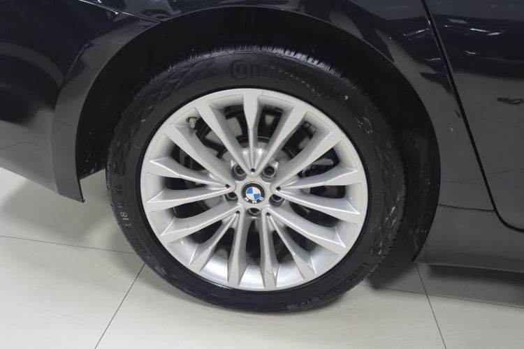 宝马5系 2020款 530Li 领先型 豪华套装车身外观6008