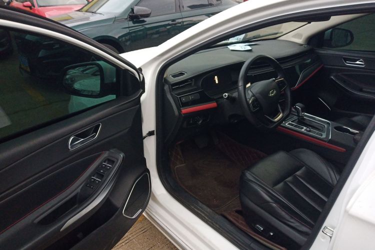 奇瑞 艾瑞泽5 PLUS 2021款 小泽 1.5T CVT享PLUS中控内饰20