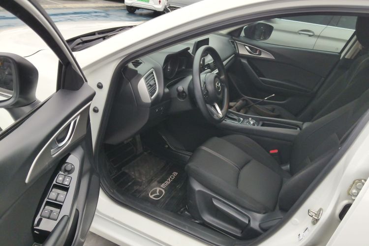 马自达3 昂克赛拉 2019款 云控版 三厢 1.5L 自动豪华型 国VI中控内饰20