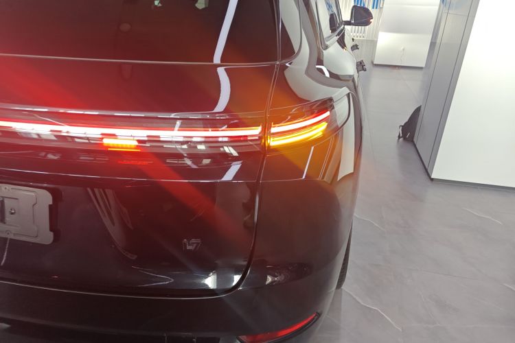 理想汽车 理想L7 2024款 Ultra车身外观9