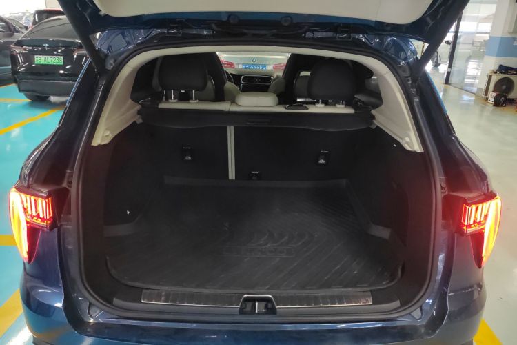 领克01 2019款 2.0T 两驱耀Pro版 国VI机舱底盘23