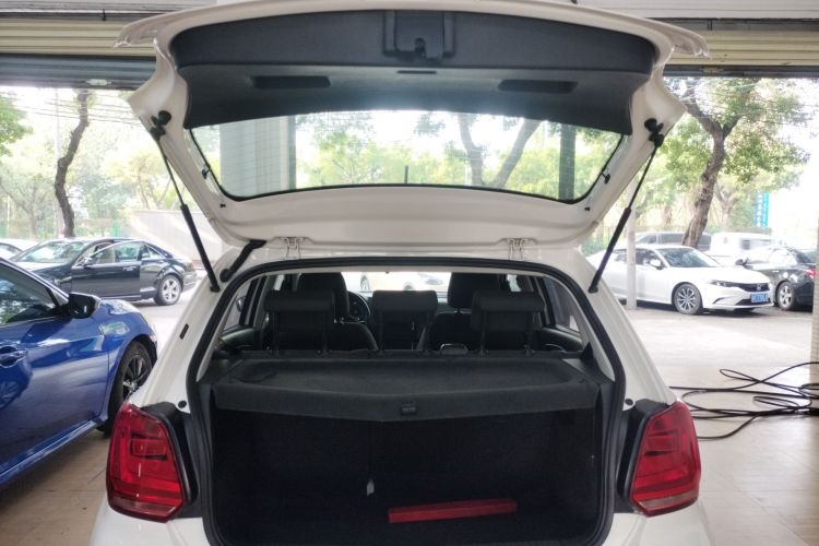 大众 Polo 2016款 1.6L 自动舒适型机舱底盘23