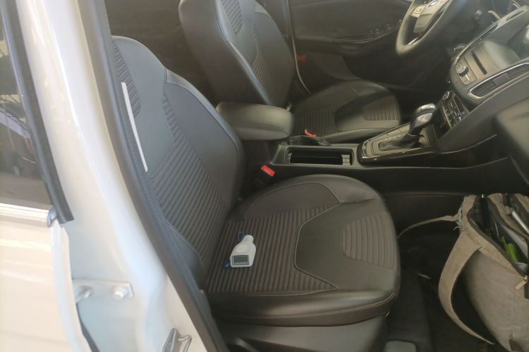 福特 福克斯 2018款 两厢经典 EcoBoost 180 自动精英型局部细节41