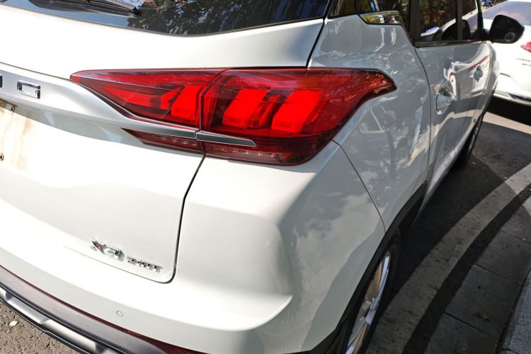 北京汽车 北京X3 2020款 1.5T 手动荣耀版PLUS车身外观9