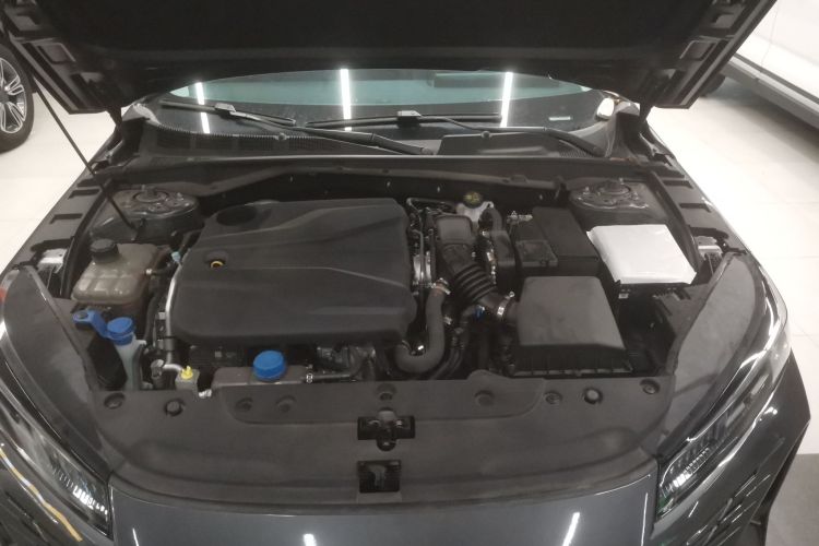长安 逸动 2024款 1.5T GDI自动 尊贵型机舱底盘24