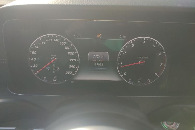 奔驰E级 2020款 改款 E 300 L 运动时尚型中控内饰14