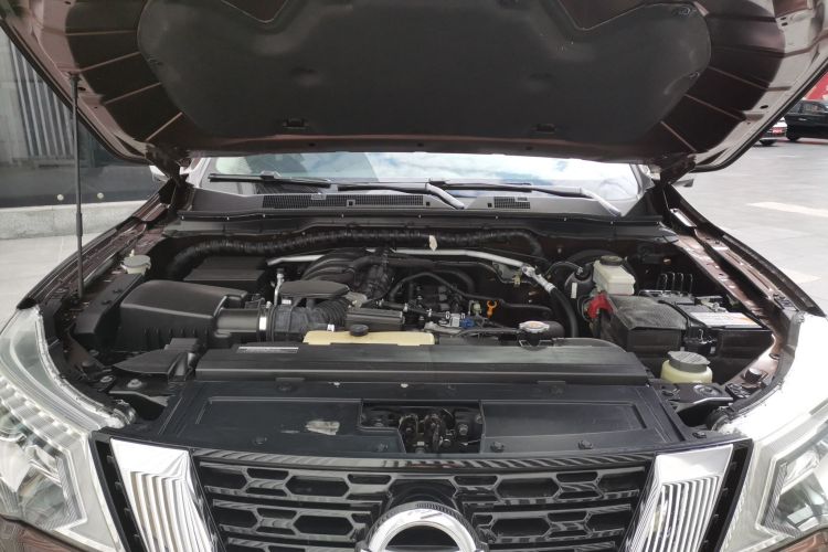 日产 途达 2018款 2.5L 自动两驱智享版机舱底盘24