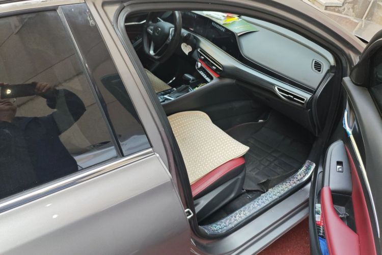 长安 逸动 2020款 PLUS 蓝鲸NE 1.4T GDI DCT旗舰型局部细节9005