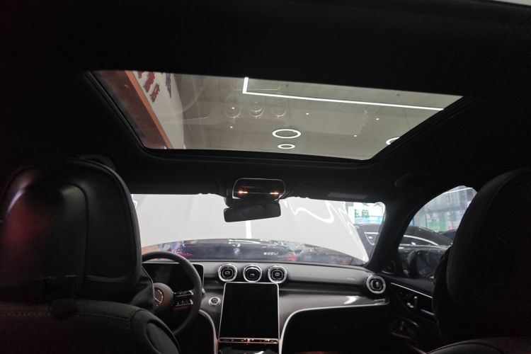 奔驰C级 2025款 C 260 L 皓夜运动版中控内饰22