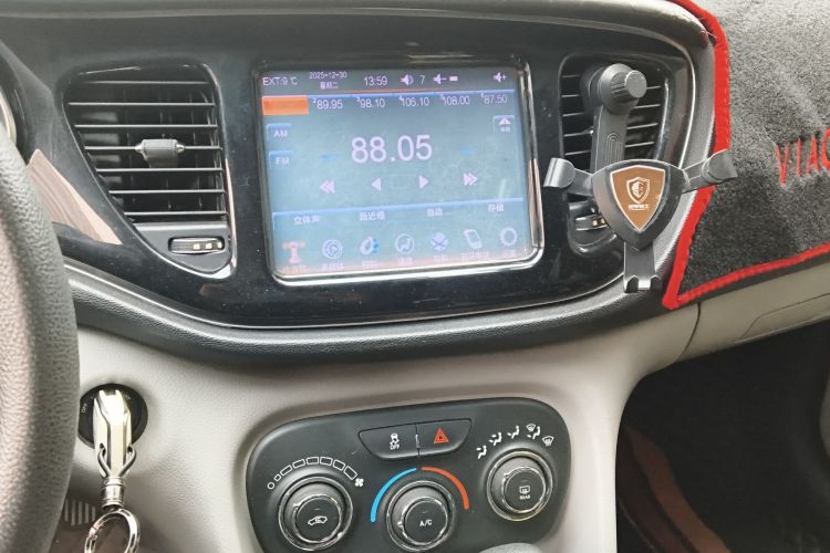 菲亚特 致悦 2014款 1.4T 自动时尚版中控内饰16