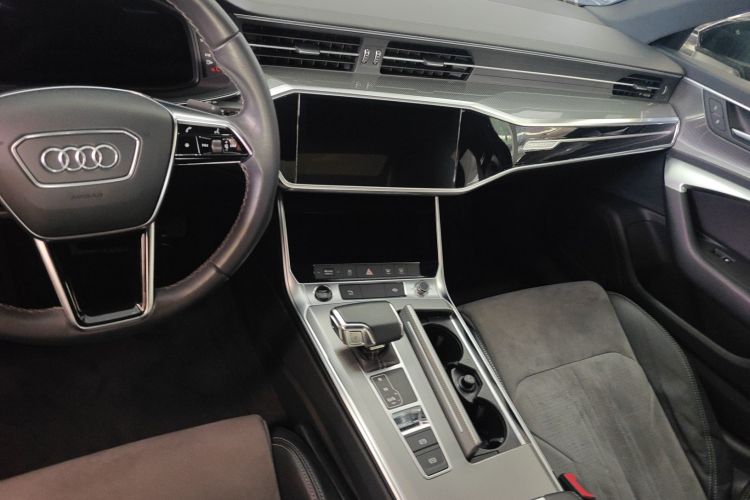 奥迪A6L新能源 2020款 55 TFSI e quattro中控内饰16