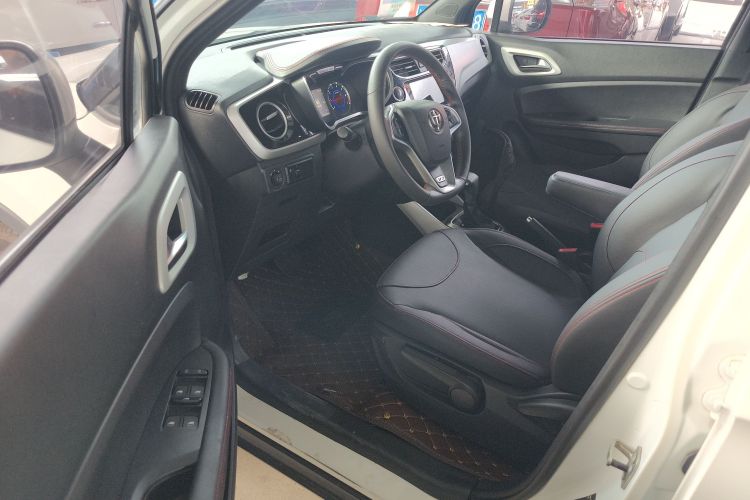 中华V3 2015款 1.5L 自动智能型中控内饰20