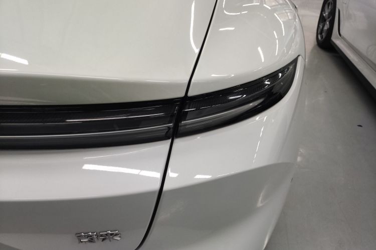 蔚来ET5 2024款 75kWh车身外观9