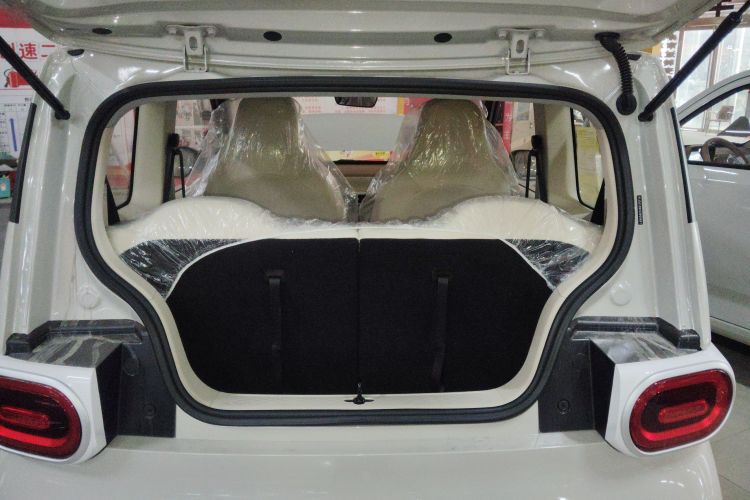 五菱汽车 宏光MINIEV 2024款 第三代 215km 青春版机舱底盘23