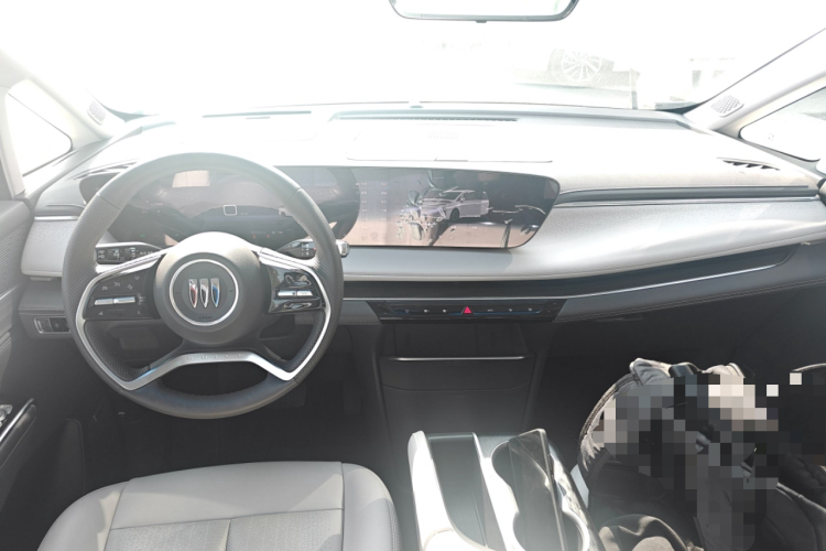 别克GL8 2025款 陆尊 尊享版中控内饰12