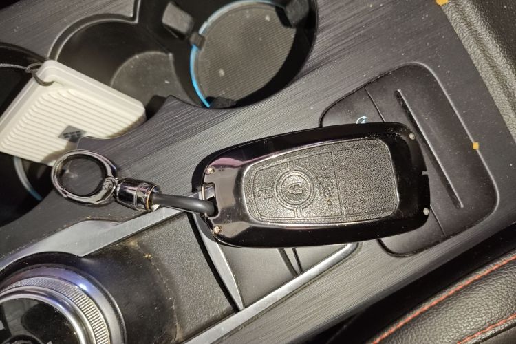 福特 福克斯 2020款 两厢 EcoBoost 180 自动ST Line中控内饰7001