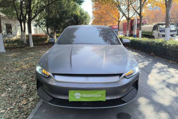 比亚迪 秦PLUS 2024款 荣耀版 EV 420KM领先型车身外观2