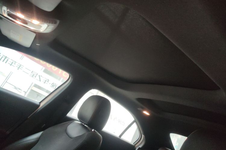 奔驰A级 2021款 A 200 L 运动轿车时尚型局部细节22