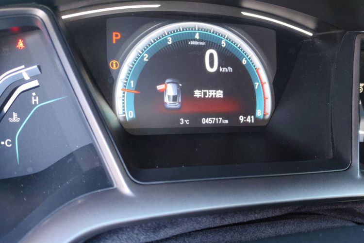 本田 思域 2021款 HATCHBACK 220TURBO CVT新锐控中控内饰15