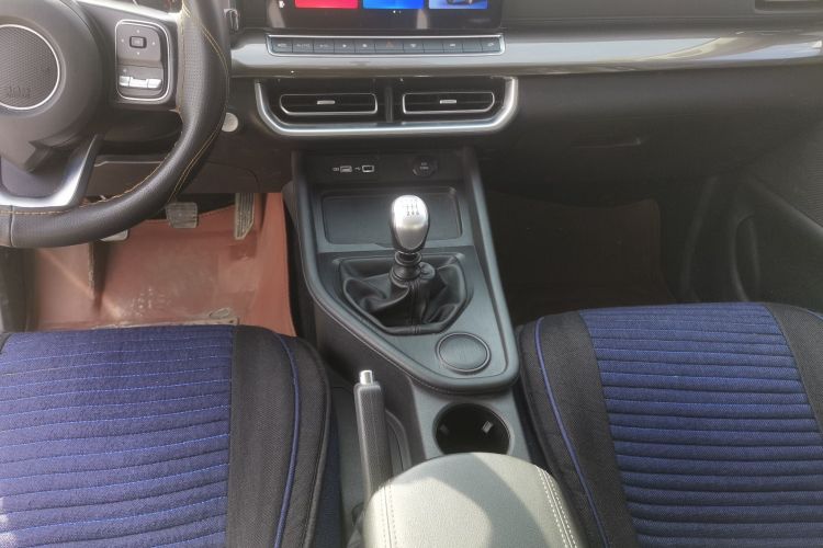 长城 炮 2023款 2.0T商用版手动柴油两驱精英型长箱GW4D20M局部细节18