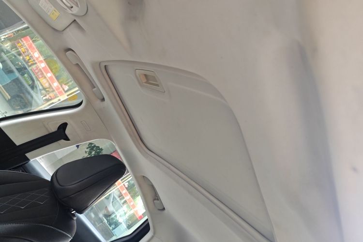 标致308 2016款 1.6L 自动豪华版中控内饰22