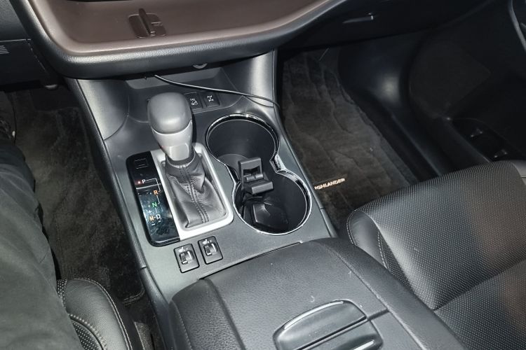 丰田 汉兰达 2015款 2.0T 四驱豪华版 7座局部细节18