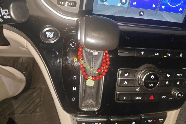 广汽传祺 传祺M8 2018款 320T 旗舰版中控内饰18