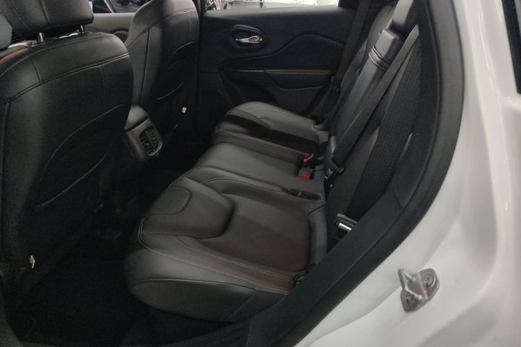 Jeep 自由光 2017款 2.0L 优越版中控内饰21