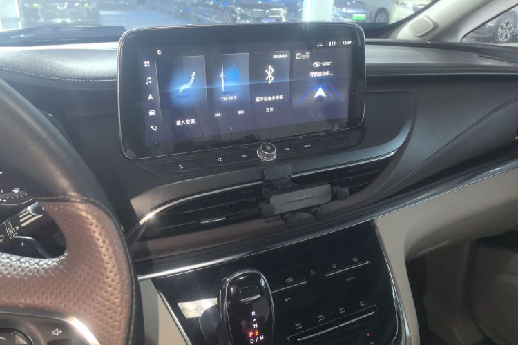 别克GL8 2021款 陆上公务舱 652T 豪华型中控内饰16