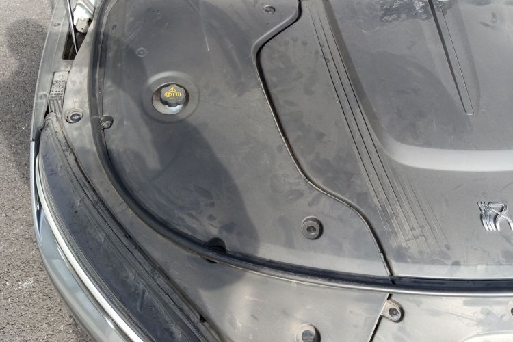 比亚迪 汉 2020款 EV 四驱高性能版旗舰型机舱底盘25