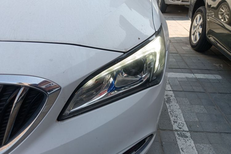 别克 威朗 2015款 三厢 15S 手动进取型局部细节36