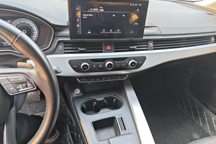 奥迪A4L 2020款 40 TFSI 时尚动感型中控内饰16