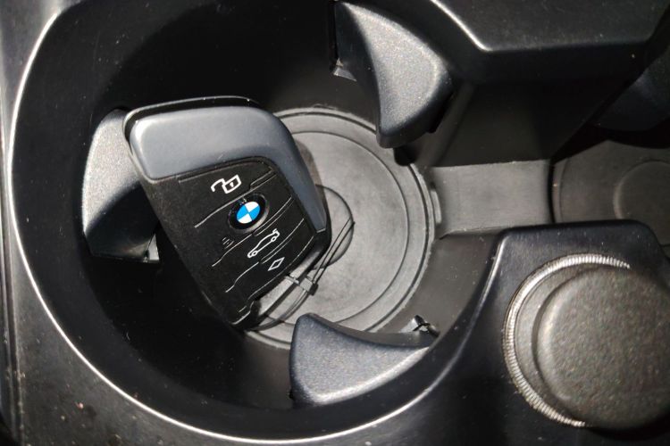 宝马X4 2021款 xDrive 25i M运动套装中控内饰11