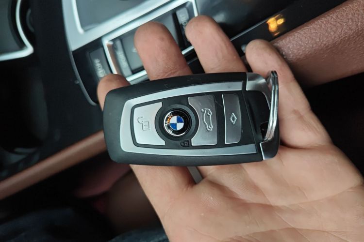 宝马5系GT 2014款 528i 领先型中控内饰7001