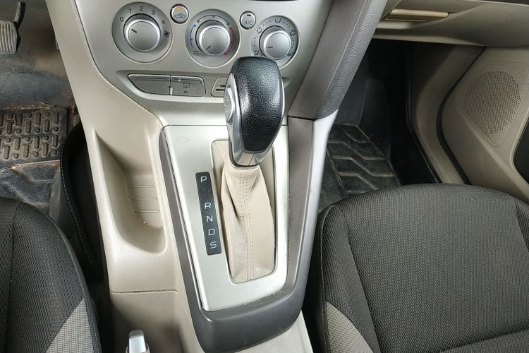 福特 福克斯 2012款 三厢 1.6L 自动舒适型中控内饰18