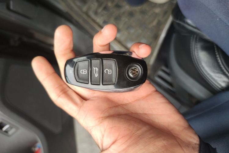 大众 途锐 2011款 3.0TDI 柴油标配型中控内饰7001