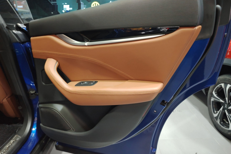 玛莎拉蒂 Levante 2019款 3.0T 标准版 国VI中控内饰7006