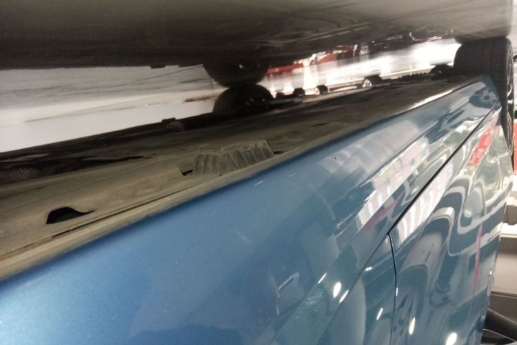 宝马2系(进口) 2018款 220i 敞篷轿跑车 运动设计套装局部细节9002