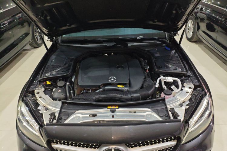 奔驰C级 2021款 C 260 L 运动版机舱底盘24