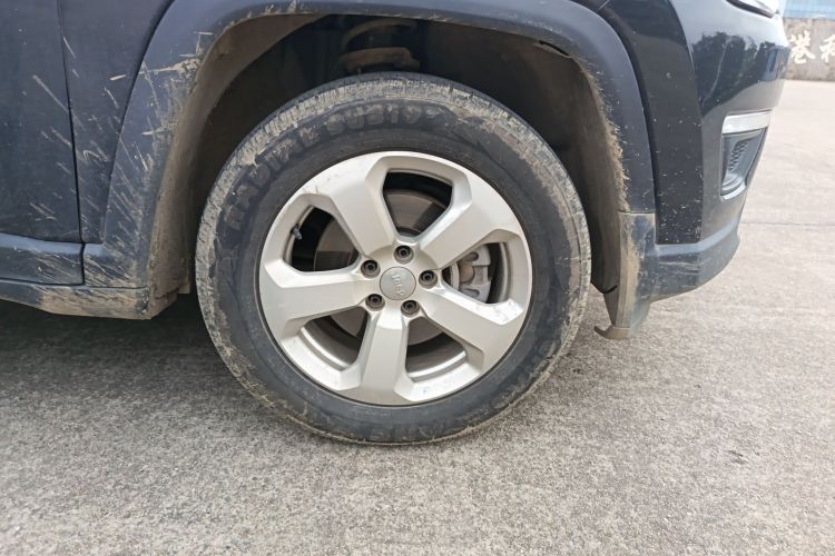 Jeep 指南者 2020款 220T 自动精英版车身外观6007