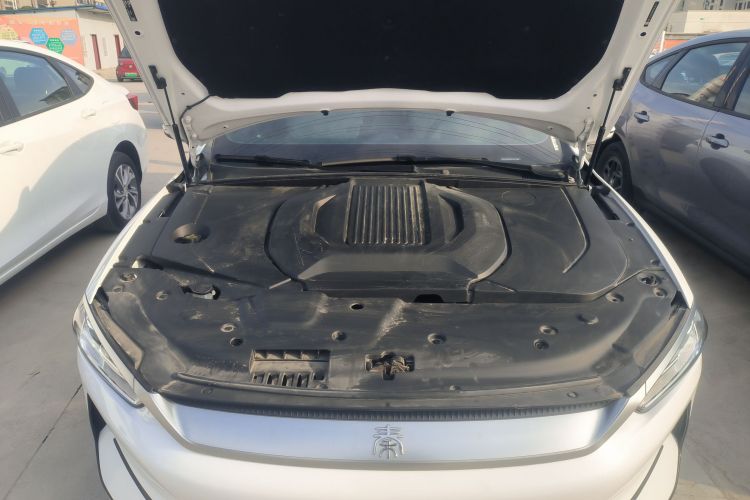 比亚迪 秦PLUS 2024款 荣耀版 EV 420KM领先型机舱底盘24