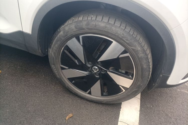 沃尔沃XC40新能源 2024款 长续航版车身外观10