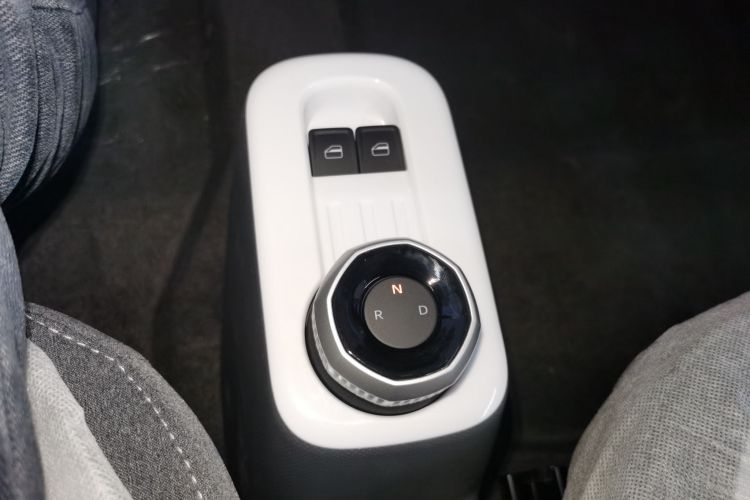 吉利银河 熊猫 2025款 210km 元气熊中控内饰18