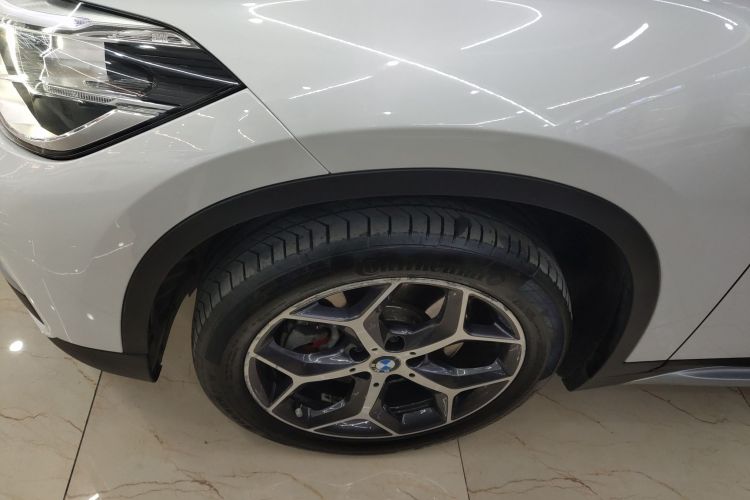 宝马X1 2019款 xDrive20Li 尊享型车身外观6007