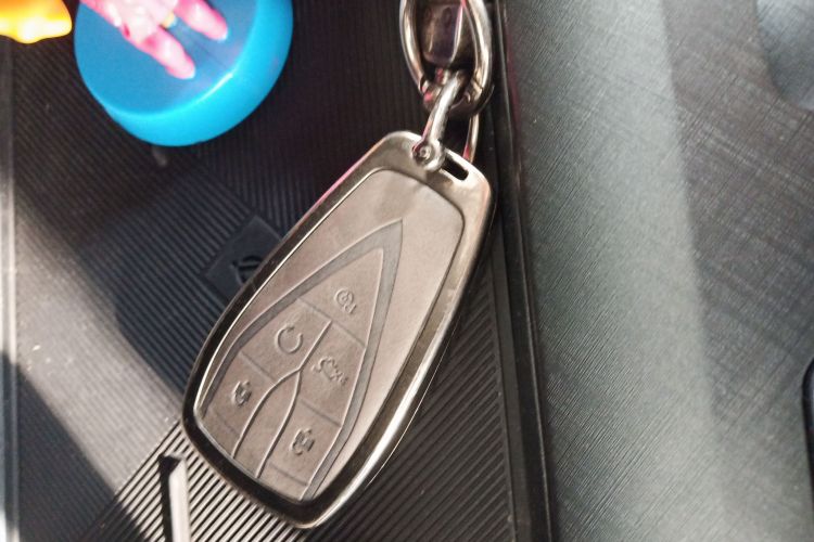 长安UNI-V 2024款 1.5T 尊贵运动型中控内饰11