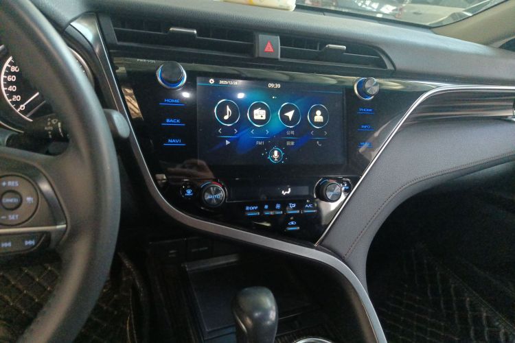 丰田 凯美瑞 2019款 改款 2.5G 豪华版中控内饰16