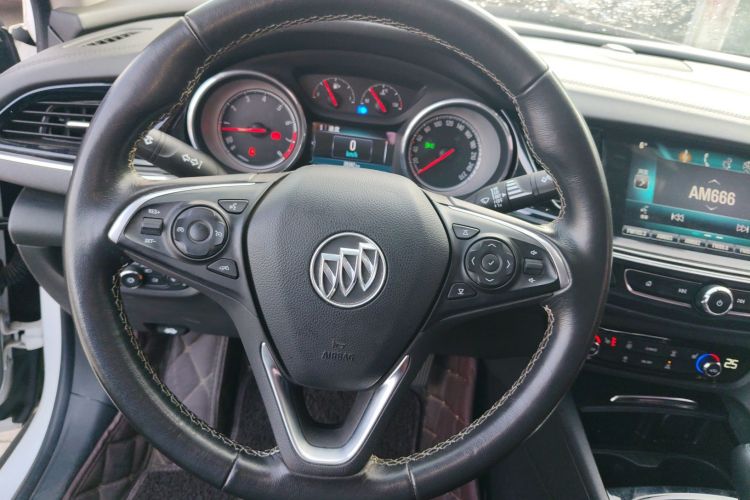 别克 君威 2017款 20T 精英型中控内饰13