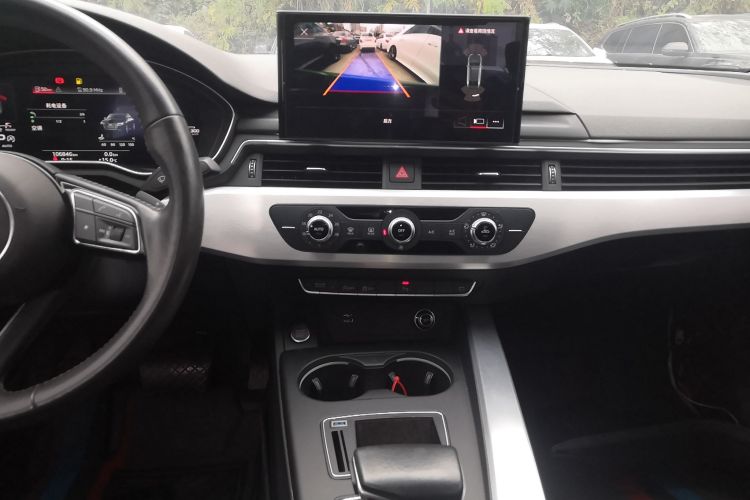 奥迪A4L 2020款 40 TFSI 时尚动感型中控内饰16