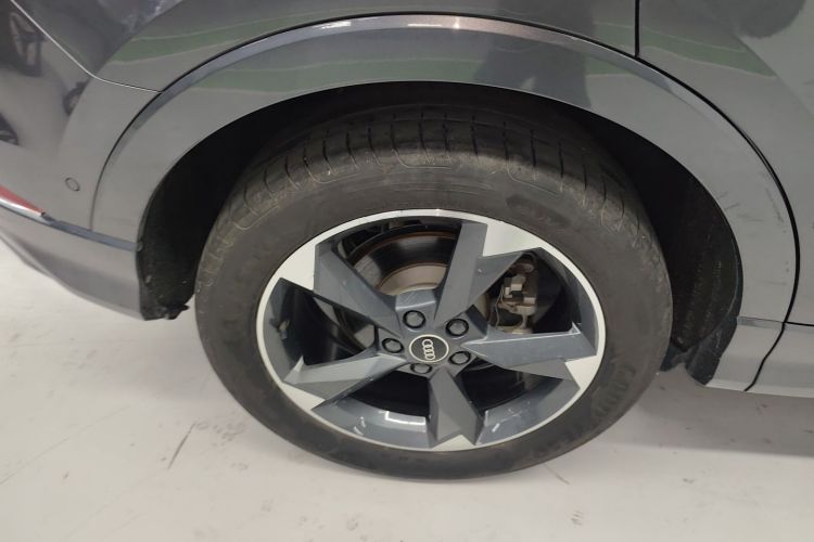 奥迪Q3 2023款 35 TFSI 时尚动感型（1.5T）车身外观6008