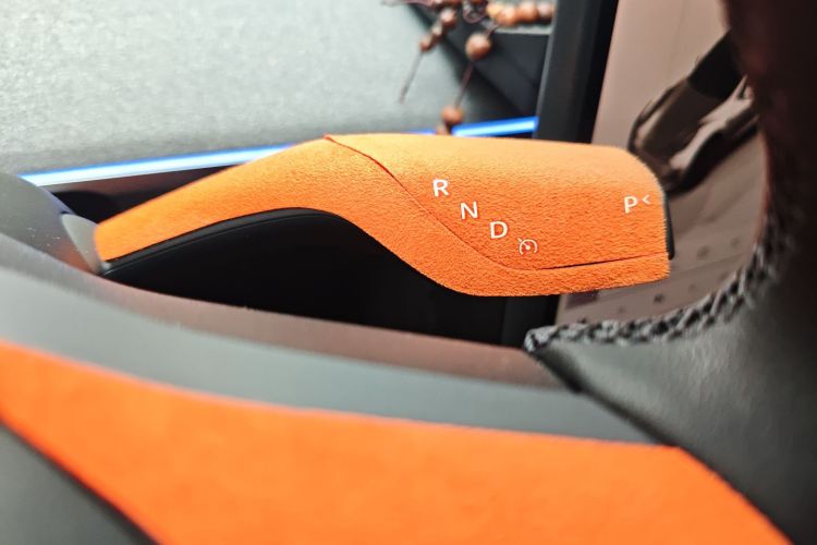 特斯拉 Model Y 2024款 后轮驱动版中控内饰18